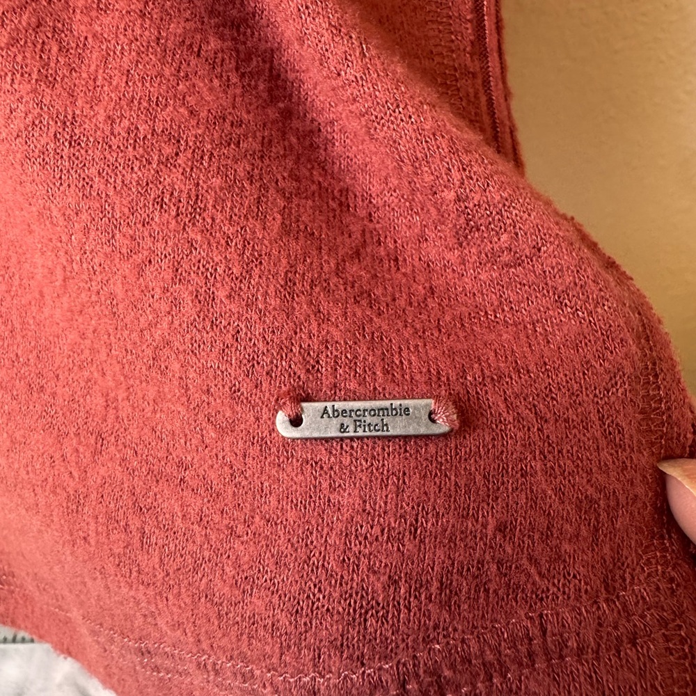 Abercrombie & Fitch Rust V-Neck Sweater - Picture 4 of 6